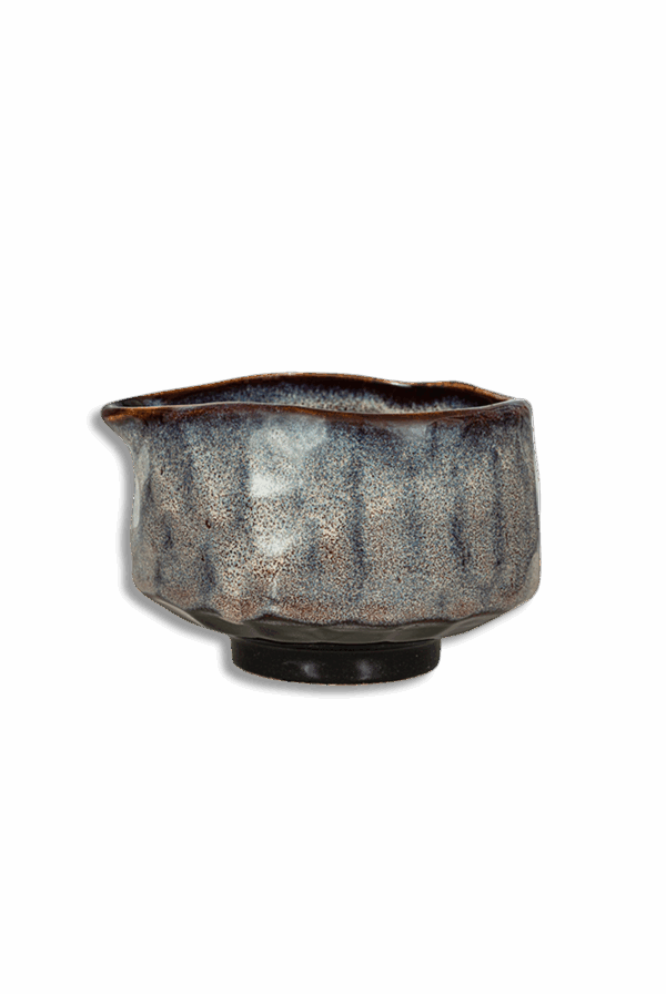 Sumomo matcha bowl with a spout